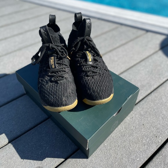 LeBron 15 'Metallic Gold' - Picture 5 of 6